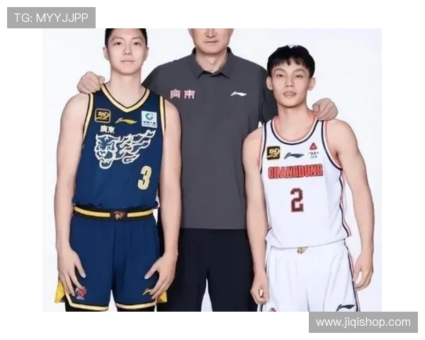 徐杰谈磨合期短与胡明轩携手担当领袖推动球队前行篮球赛季冲冠之路